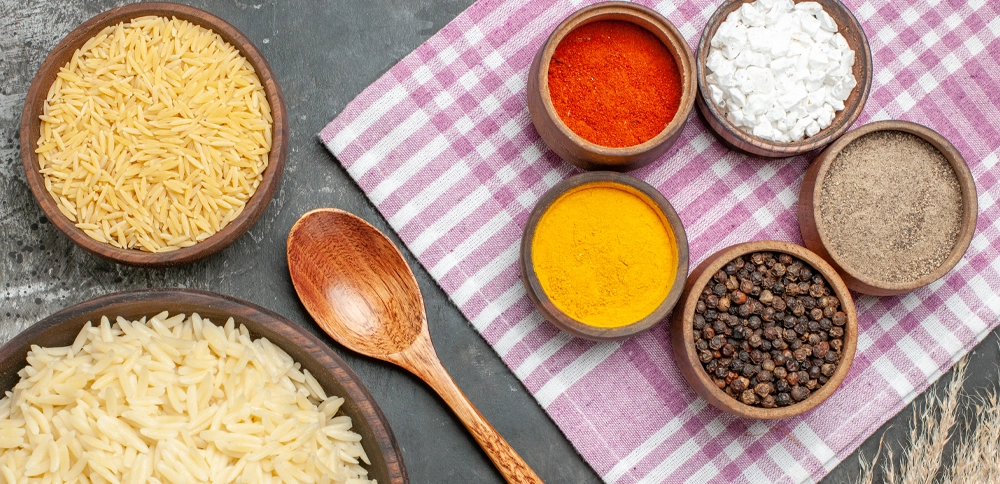 بهترین ادویه ها برای خوش عطر شدن برنج کامفیروزی